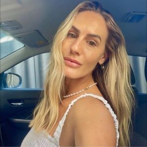 Meet your Posher, Elyssa